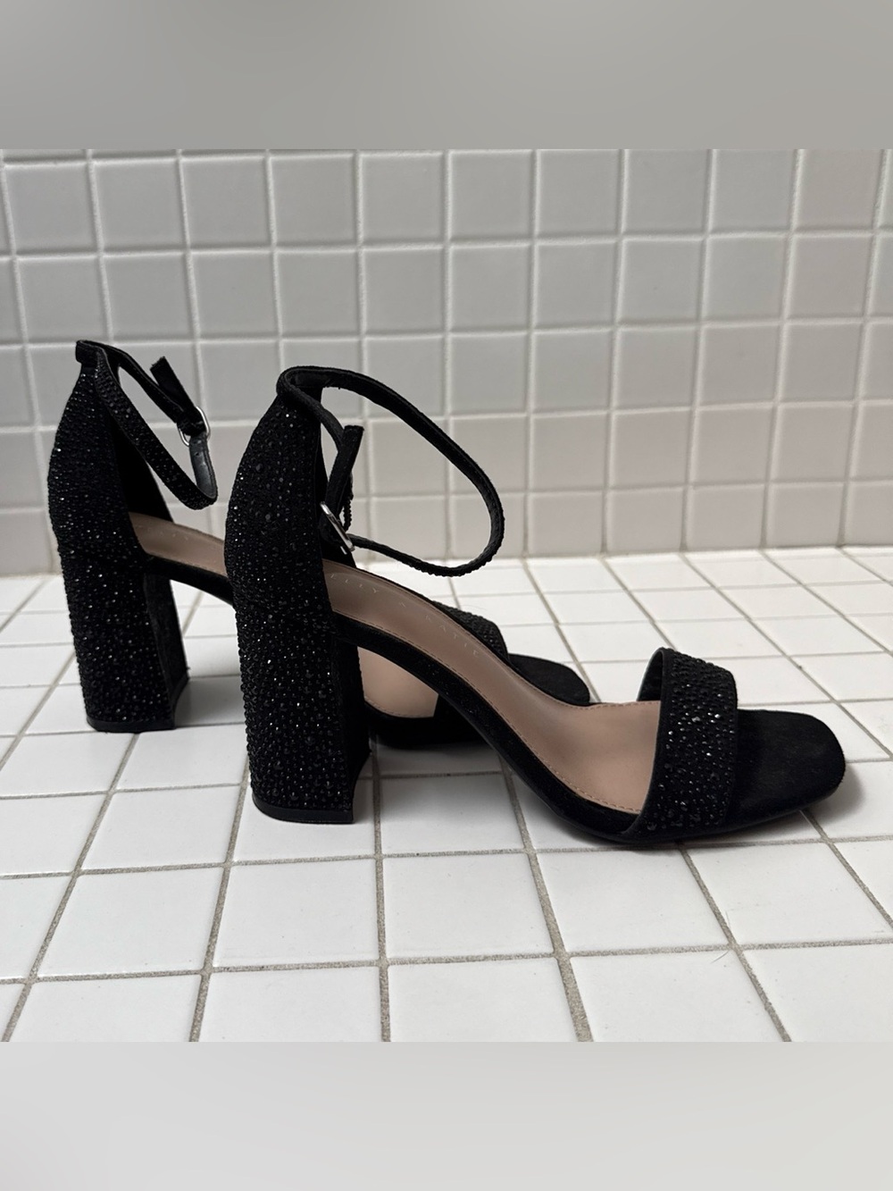 Kelly & Katie Size 7 Black Strappy Block Heel Sandals - Elegant Evening Shoes